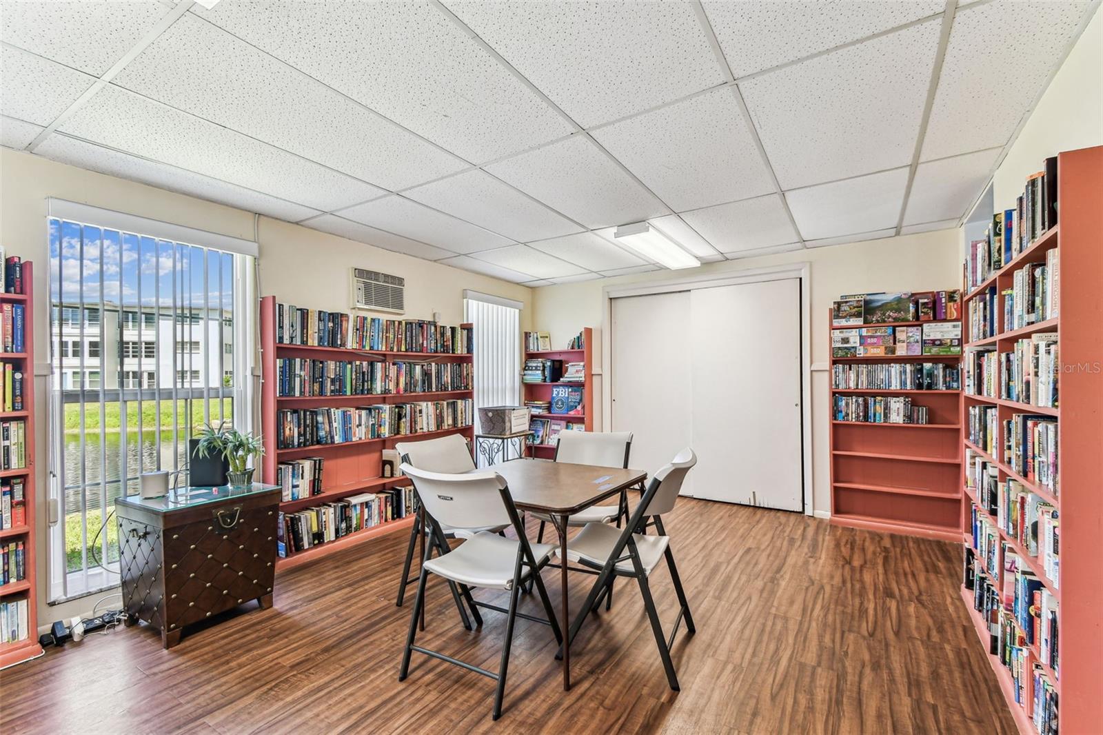 Image 63 of 69 For 938 Virginia Street 208