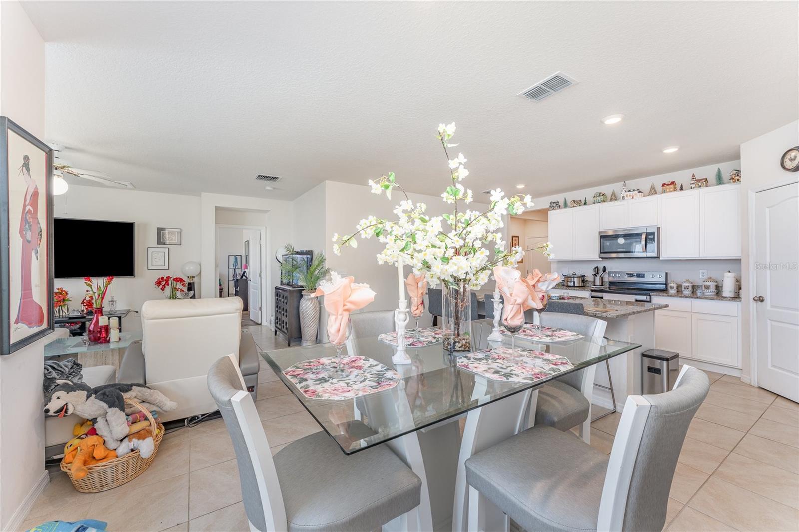 Image 6 of 26 For 947 Serchio Street