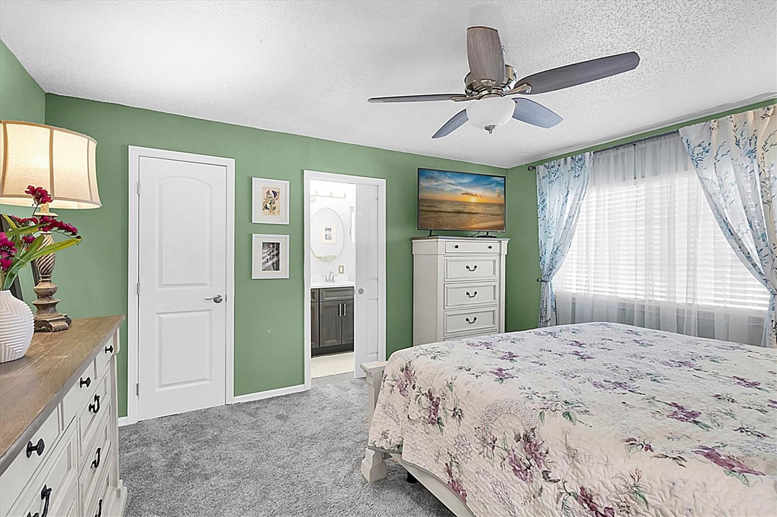 Image 18 of 43 For 1428 Chesterfield Drive
