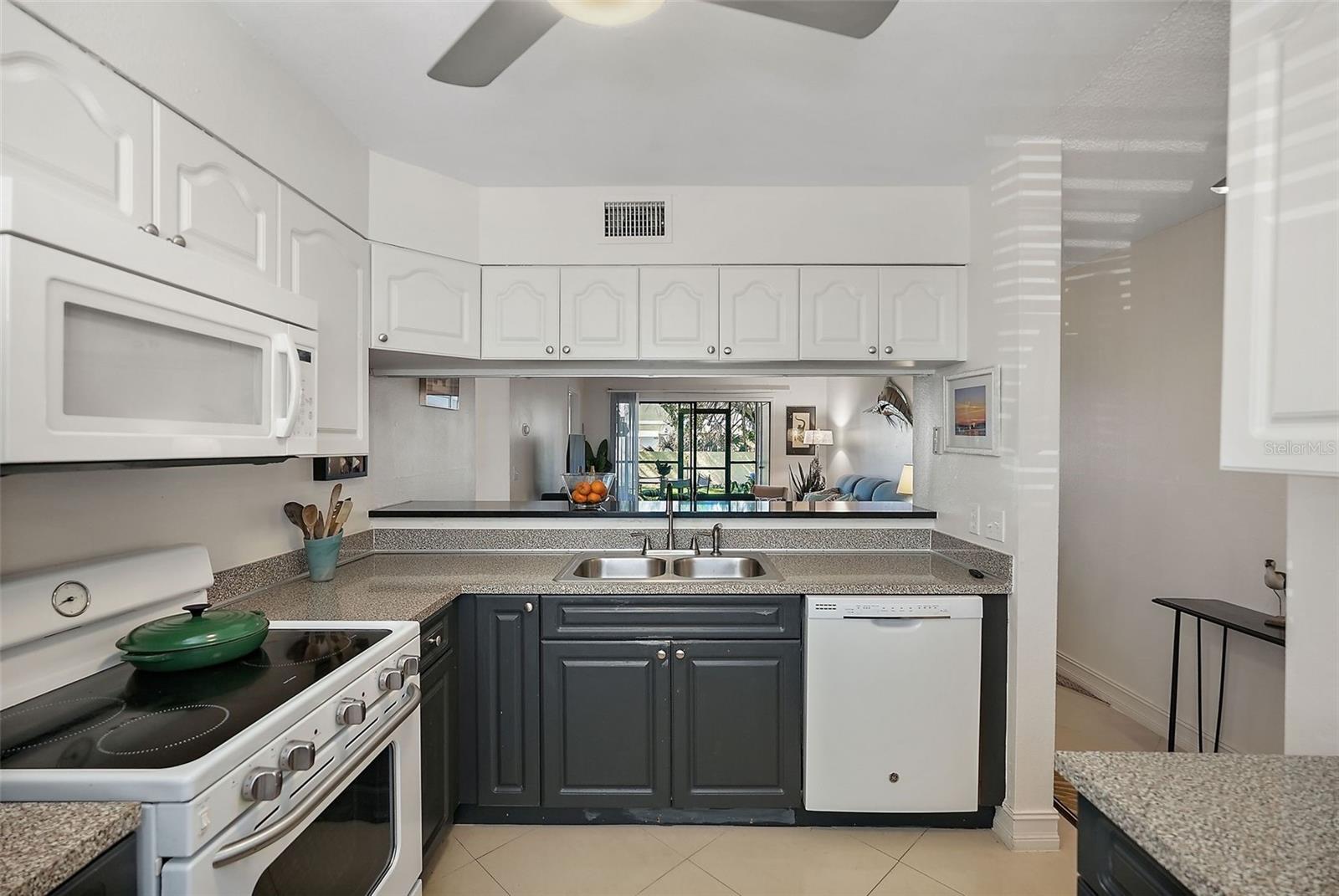 Image 5 of 34 For 3001 58th Avenue S 509