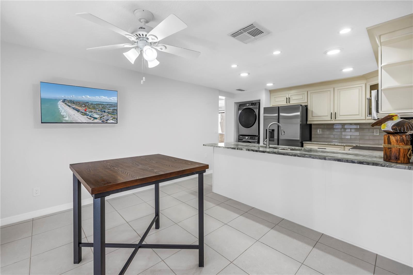 Image 11 of 42 For 2800 Gulf Blvd Unit  1a