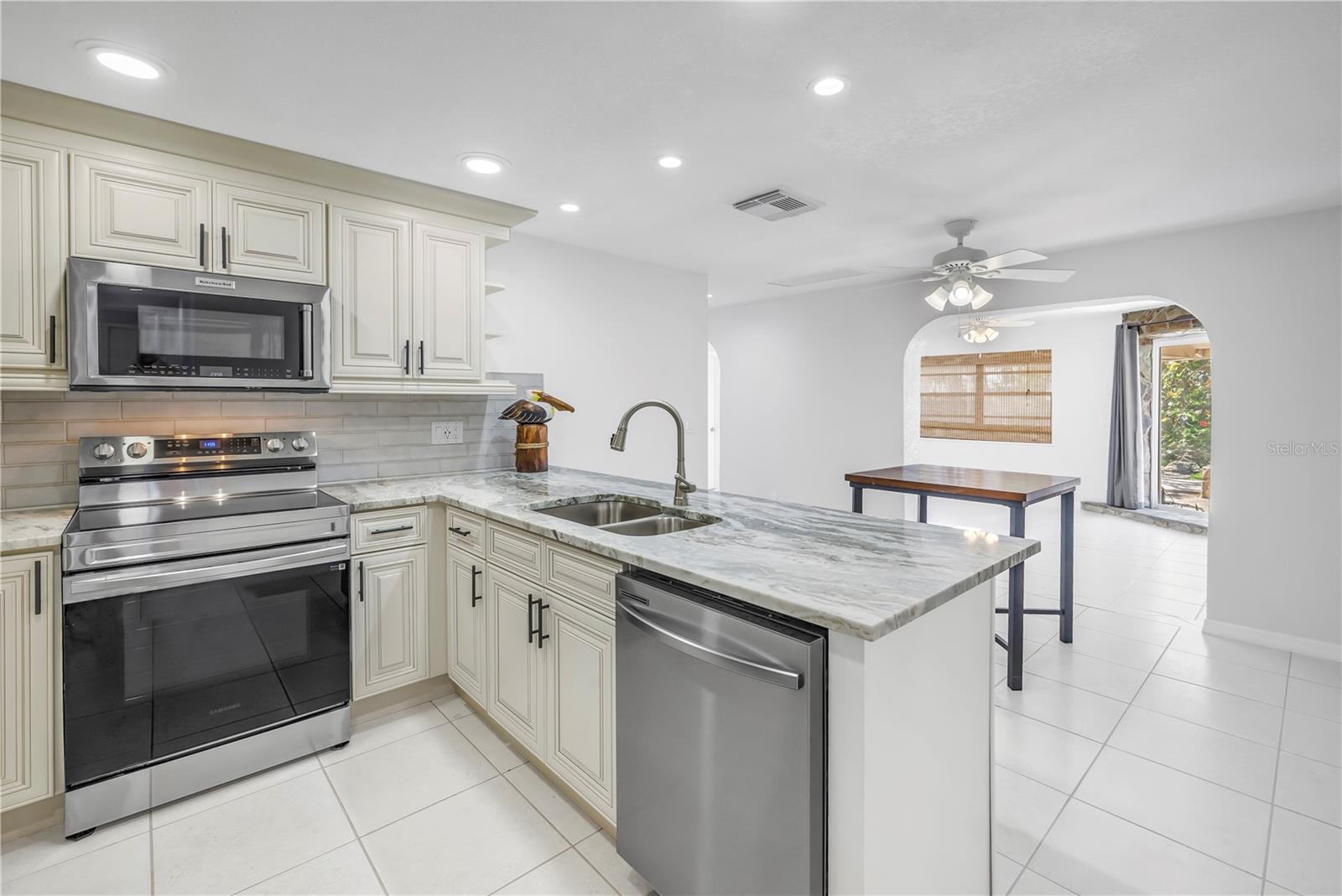 Image 16 of 42 For 2800 Gulf Blvd Unit  1a