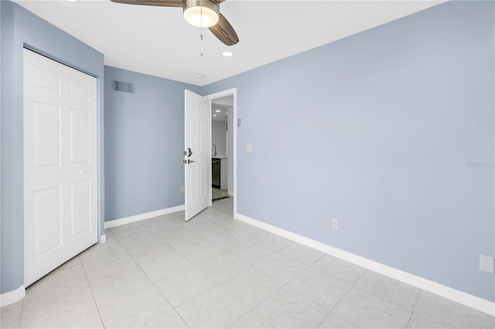 Image 23 of 42 For 2800 Gulf Blvd Unit  1a