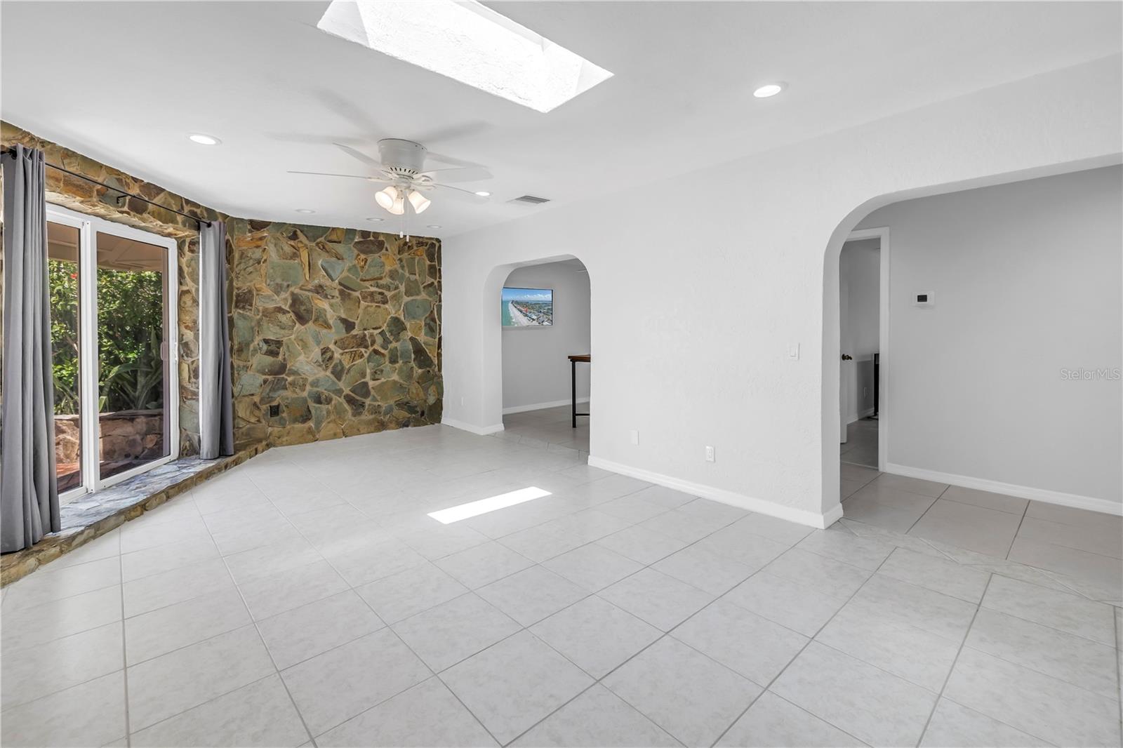 Image 7 of 42 For 2800 Gulf Blvd Unit  1a