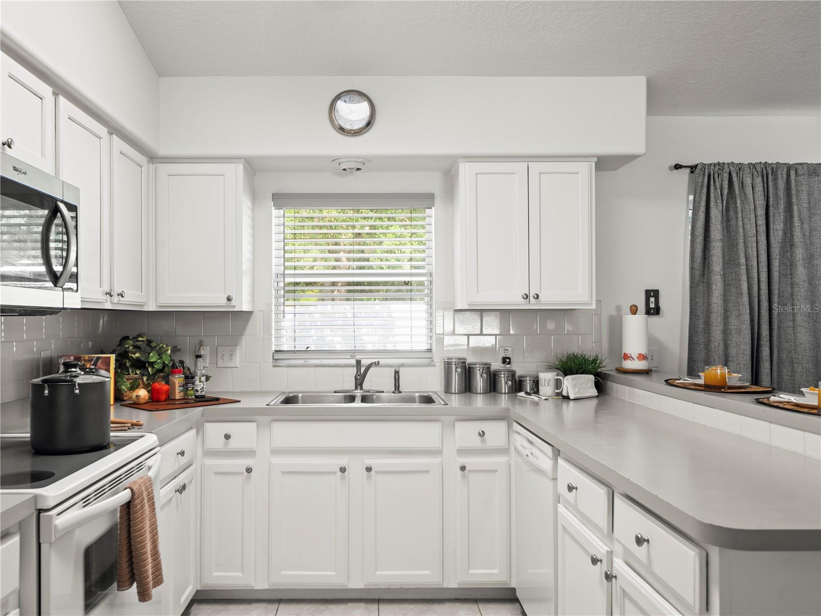Image 14 of 36 For 30 Kaufman Terrace