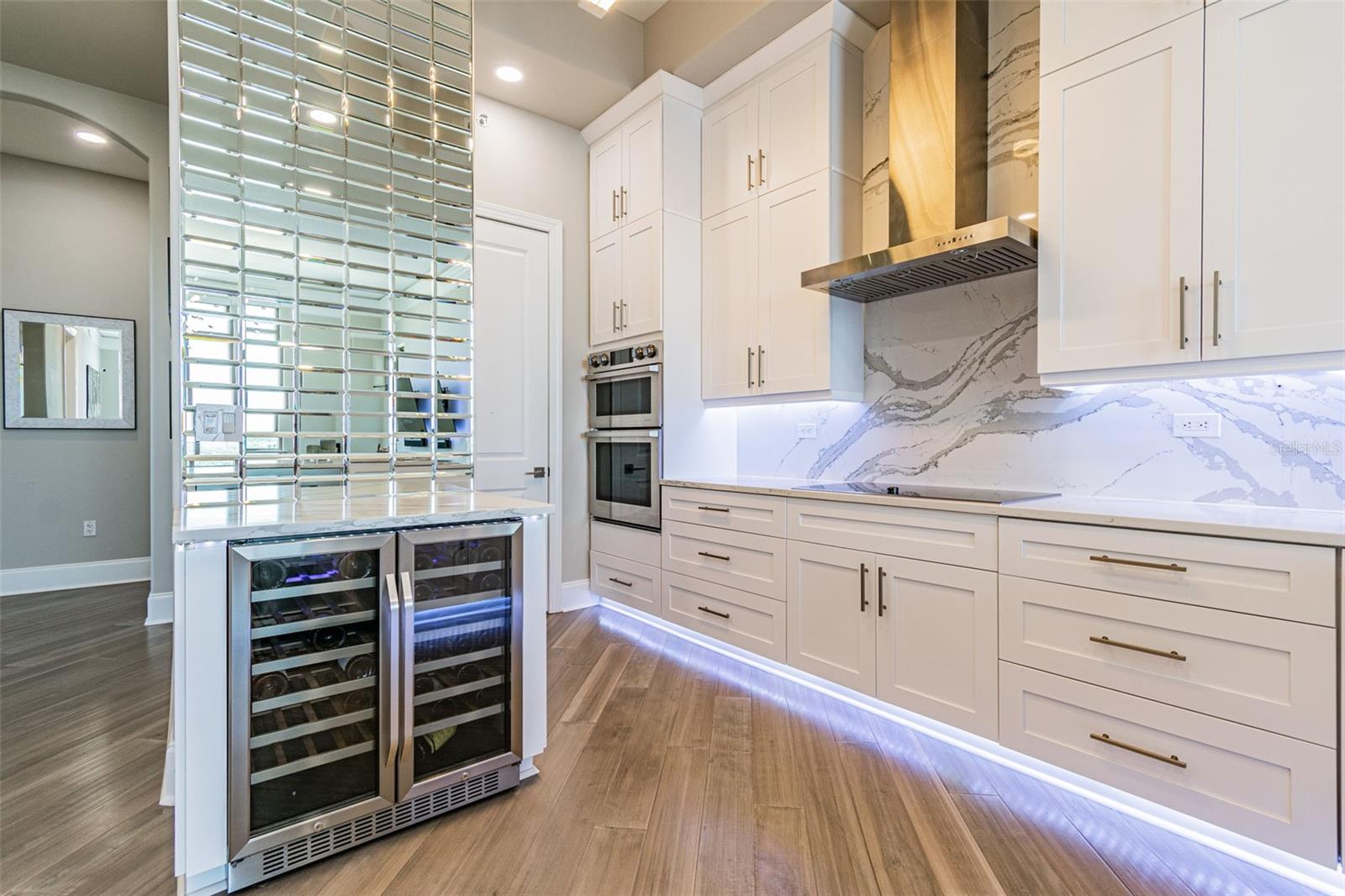 Image 11 of 50 For 275 Bayshore Boulevard 1808