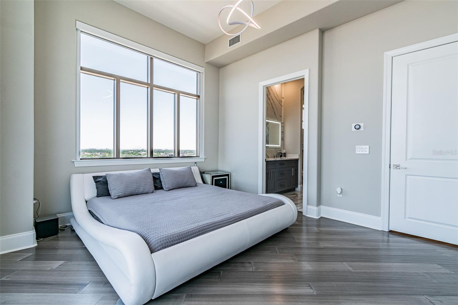 Image 21 of 50 For 275 Bayshore Boulevard 1808