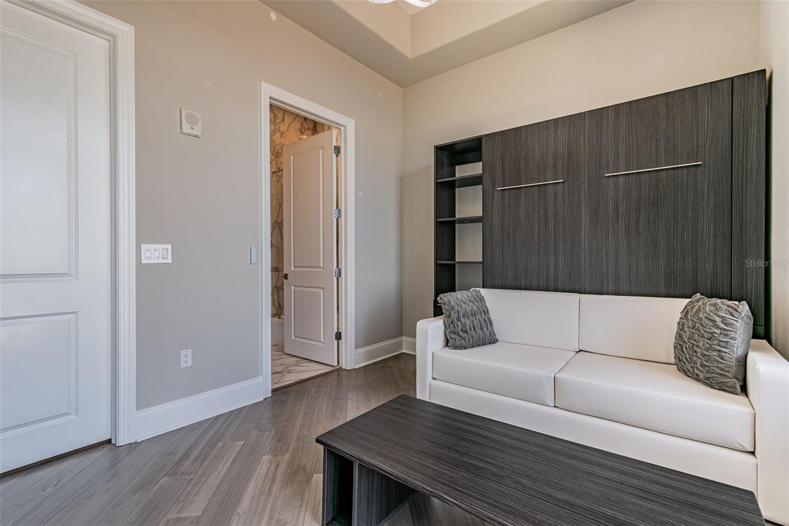 Image 31 of 50 For 275 Bayshore Boulevard 1808