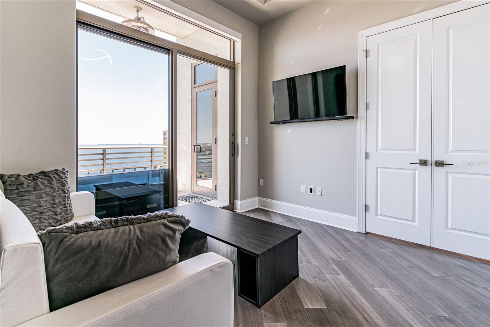 Image 32 of 50 For 275 Bayshore Boulevard 1808