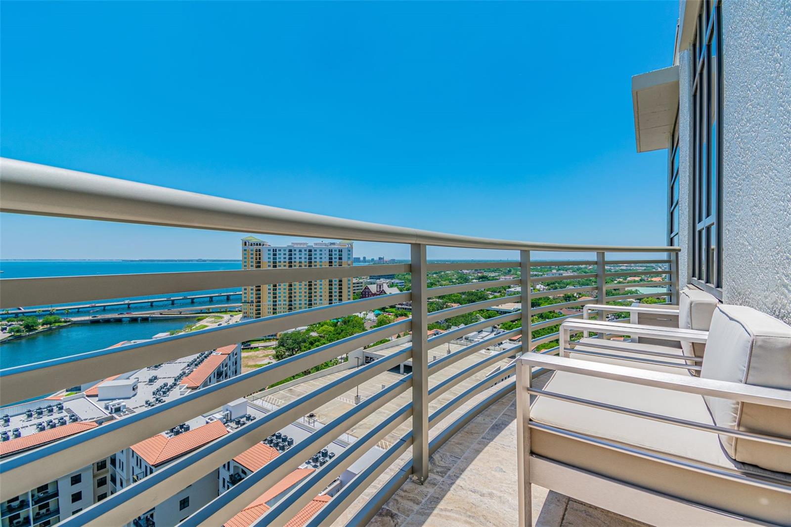 Image 36 of 50 For 275 Bayshore Boulevard 1808