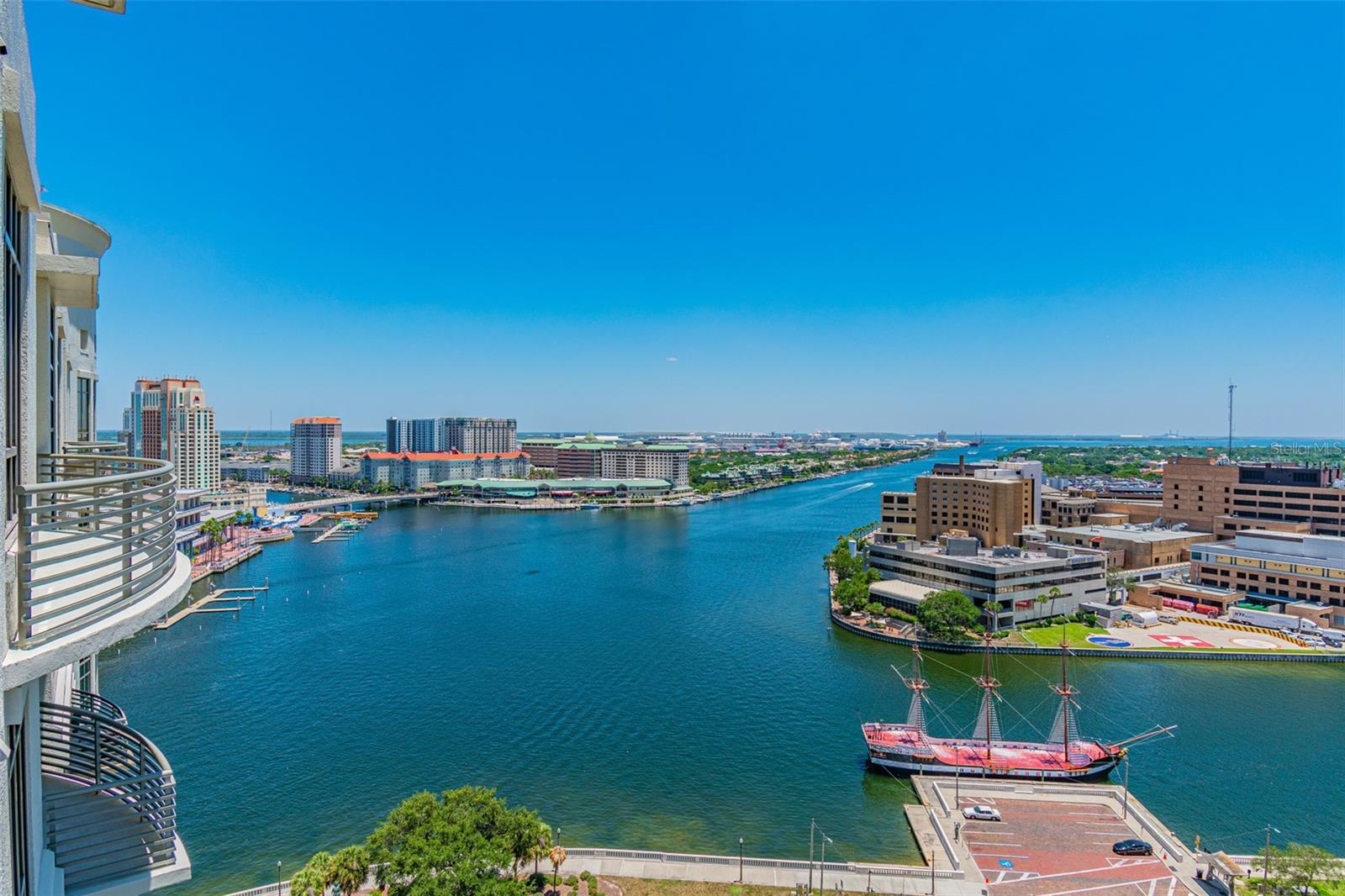 Image 37 of 50 For 275 Bayshore Boulevard 1808
