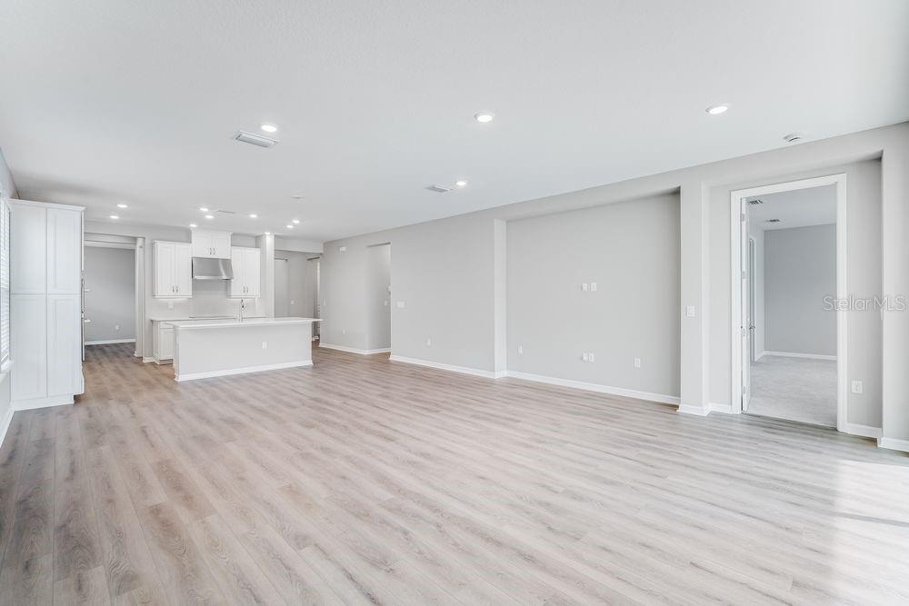 Image 31 of 35 For 2148 Babbling Brook Boulevard