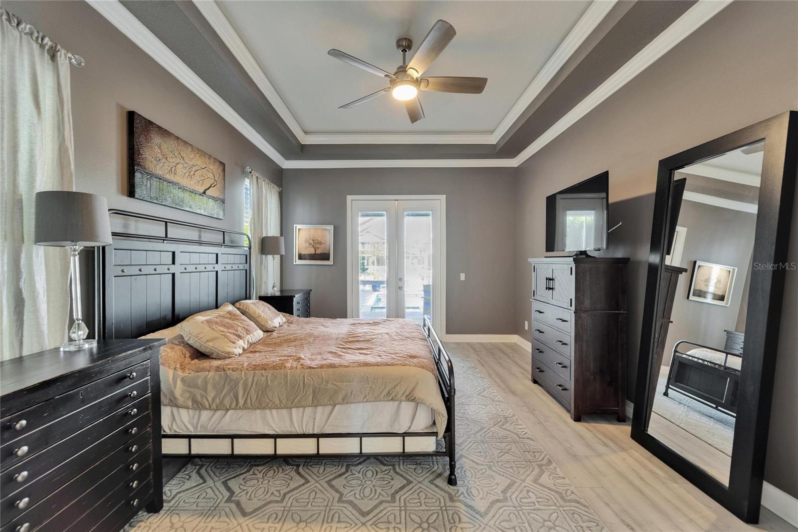 Listing photo id 15 for 426 Islebay Drive