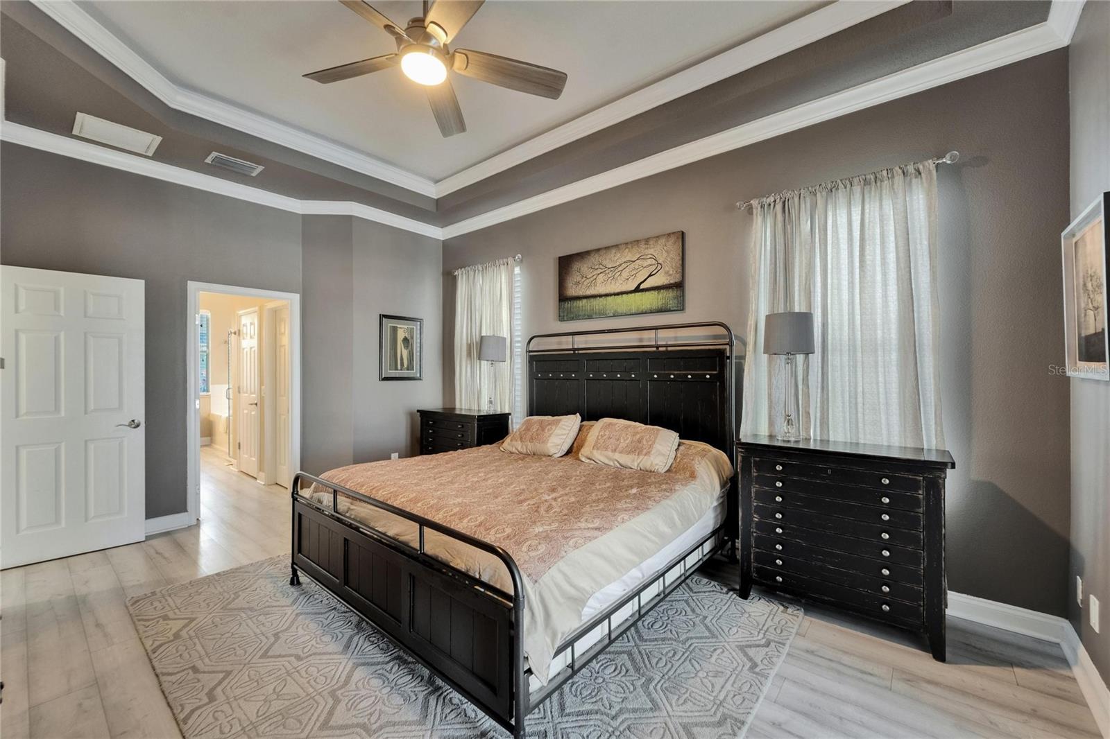 Listing photo id 16 for 426 Islebay Drive