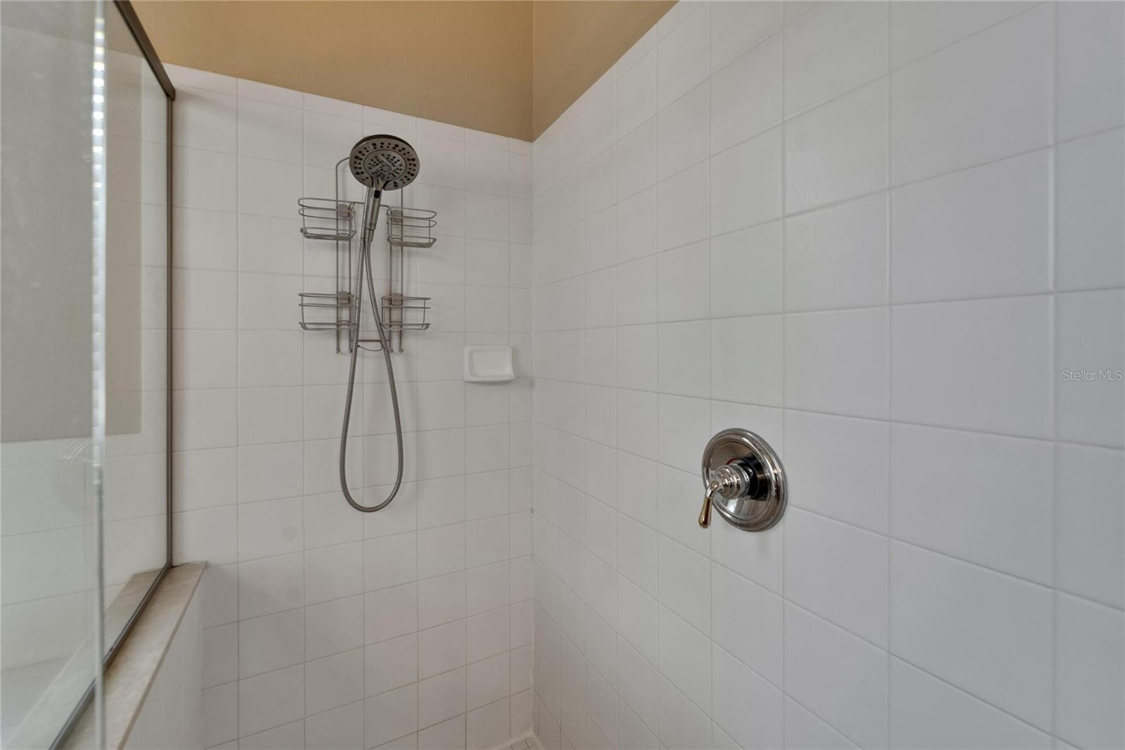 Listing photo id 20 for 426 Islebay Drive