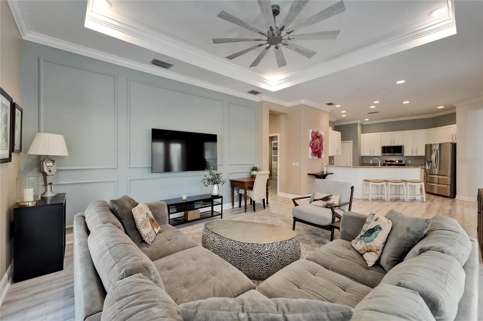 Listing photo id 40 for 426 Islebay Drive