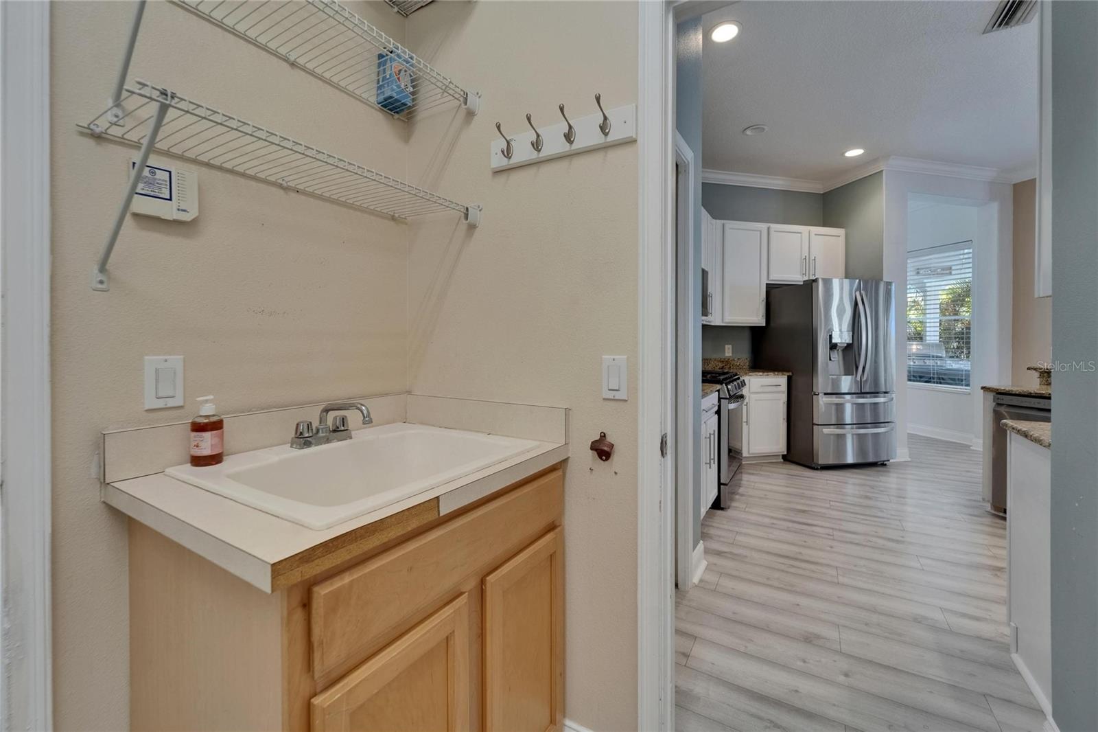 Listing photo id 49 for 426 Islebay Drive