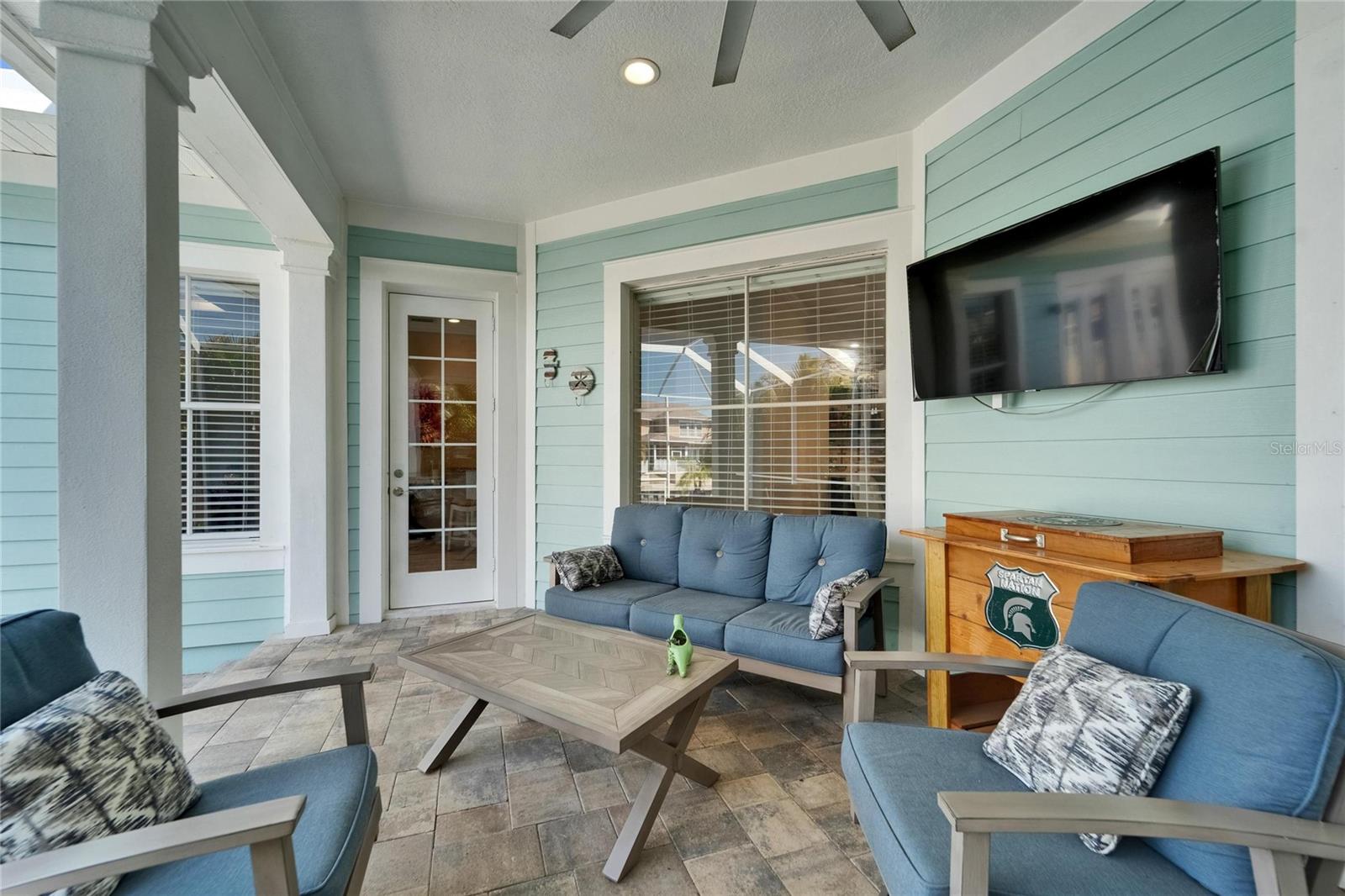 Listing photo id 51 for 426 Islebay Drive