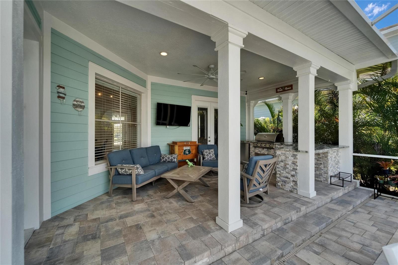 Listing photo id 54 for 426 Islebay Drive