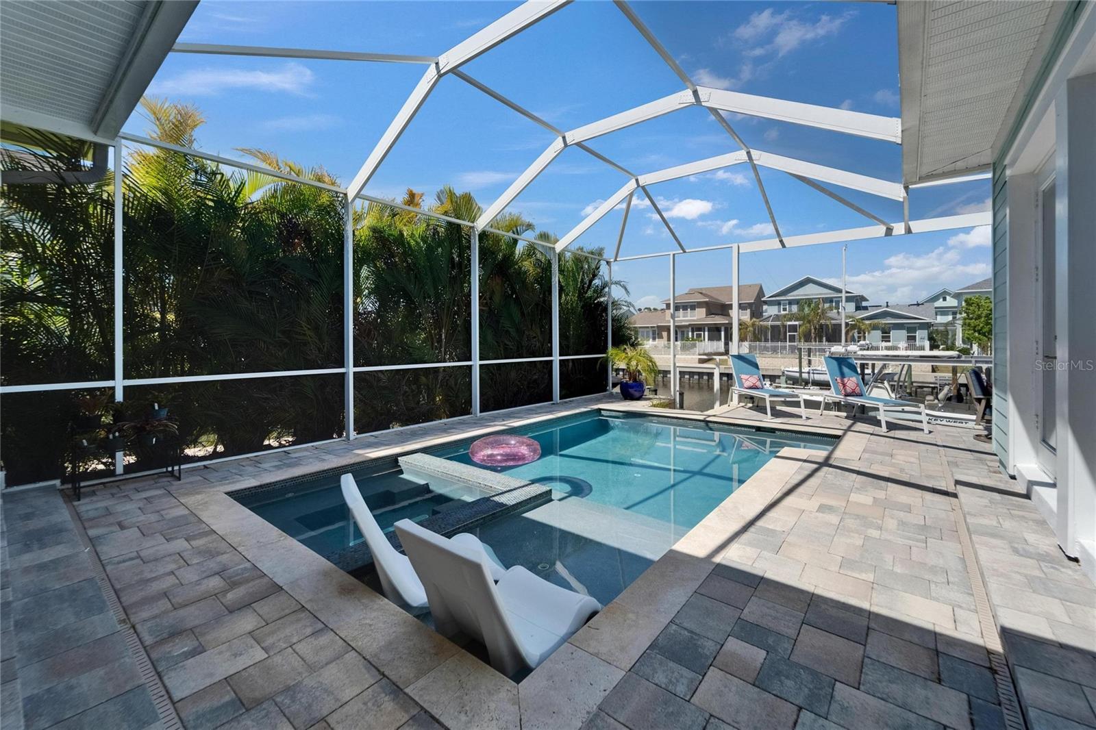 Listing photo id 55 for 426 Islebay Drive
