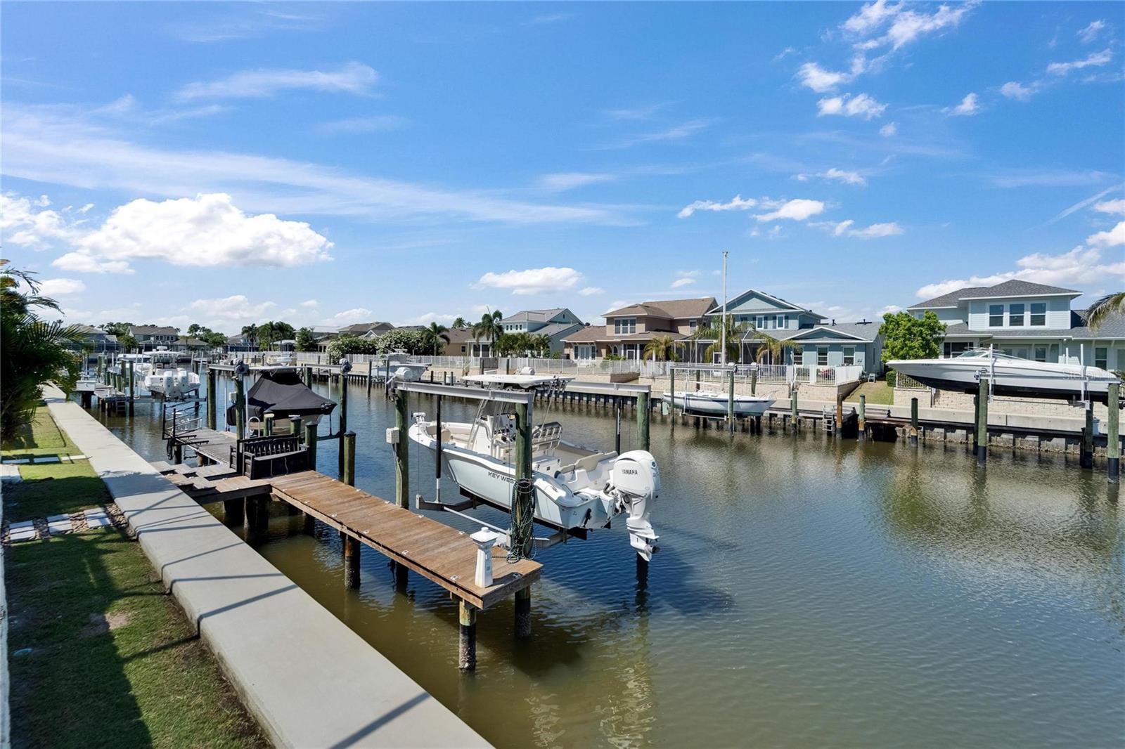 Listing photo id 67 for 426 Islebay Drive