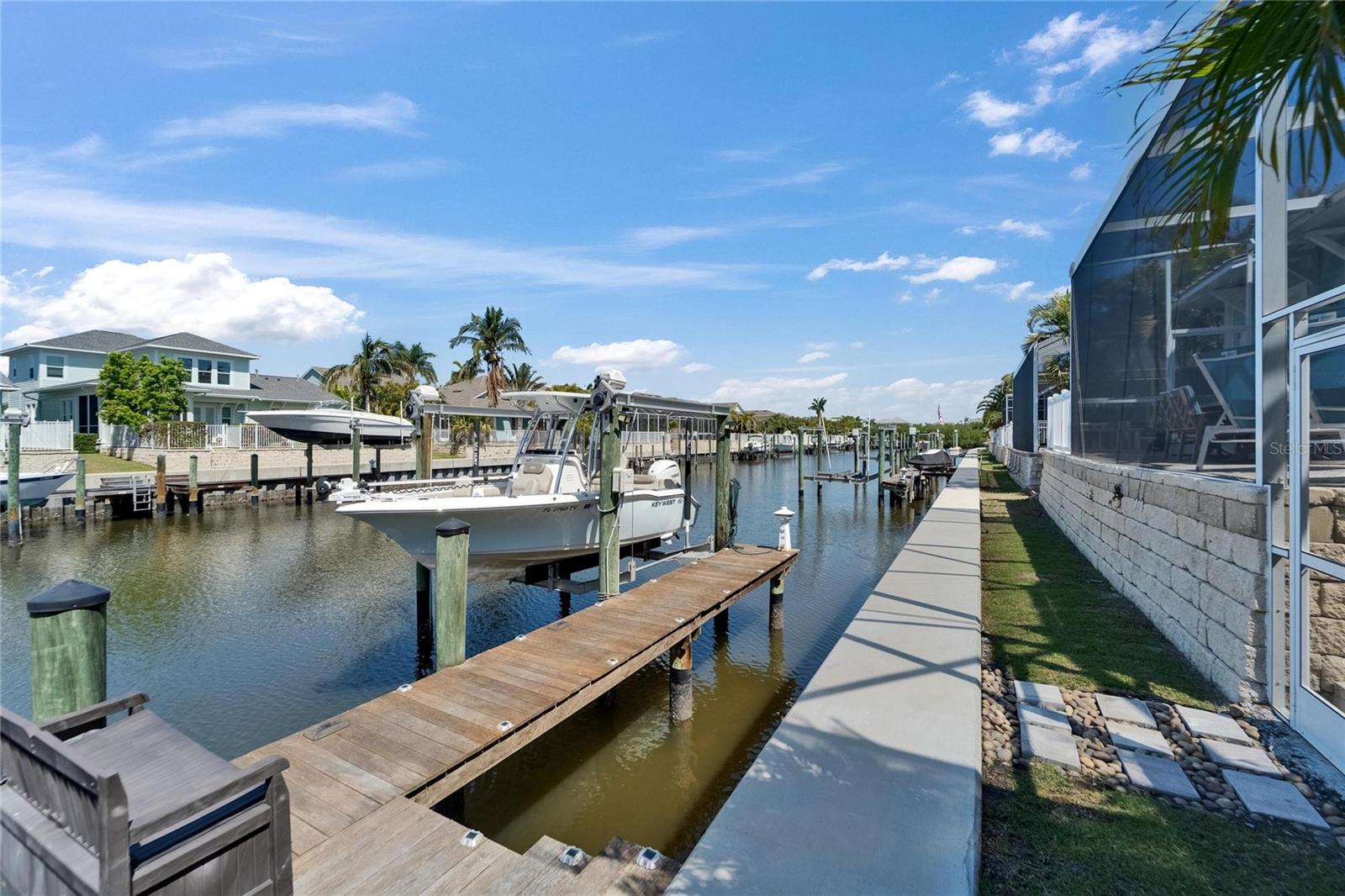 Listing photo id 68 for 426 Islebay Drive