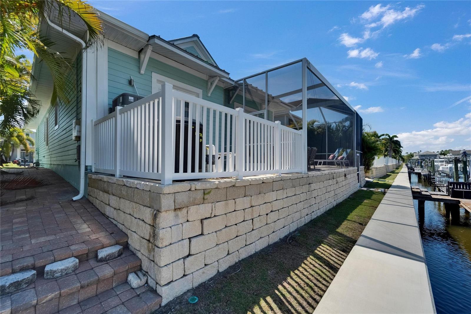 Listing photo id 70 for 426 Islebay Drive