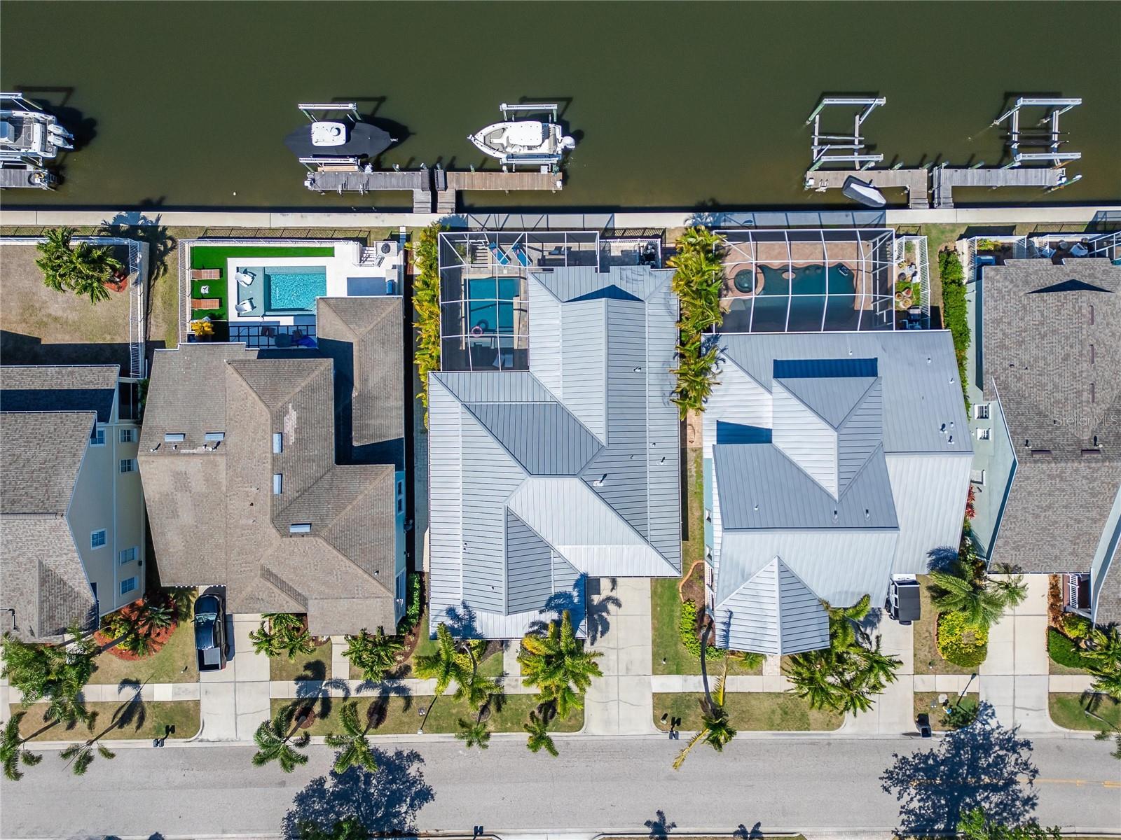 Listing photo id 75 for 426 Islebay Drive