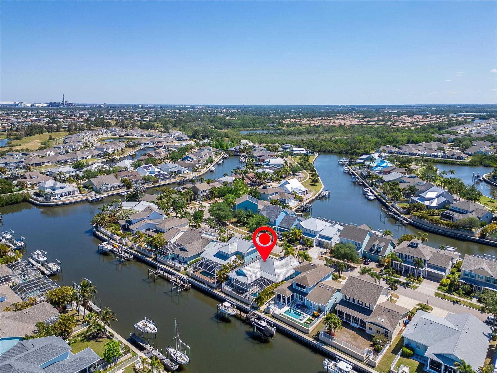 Listing photo id 81 for 426 Islebay Drive