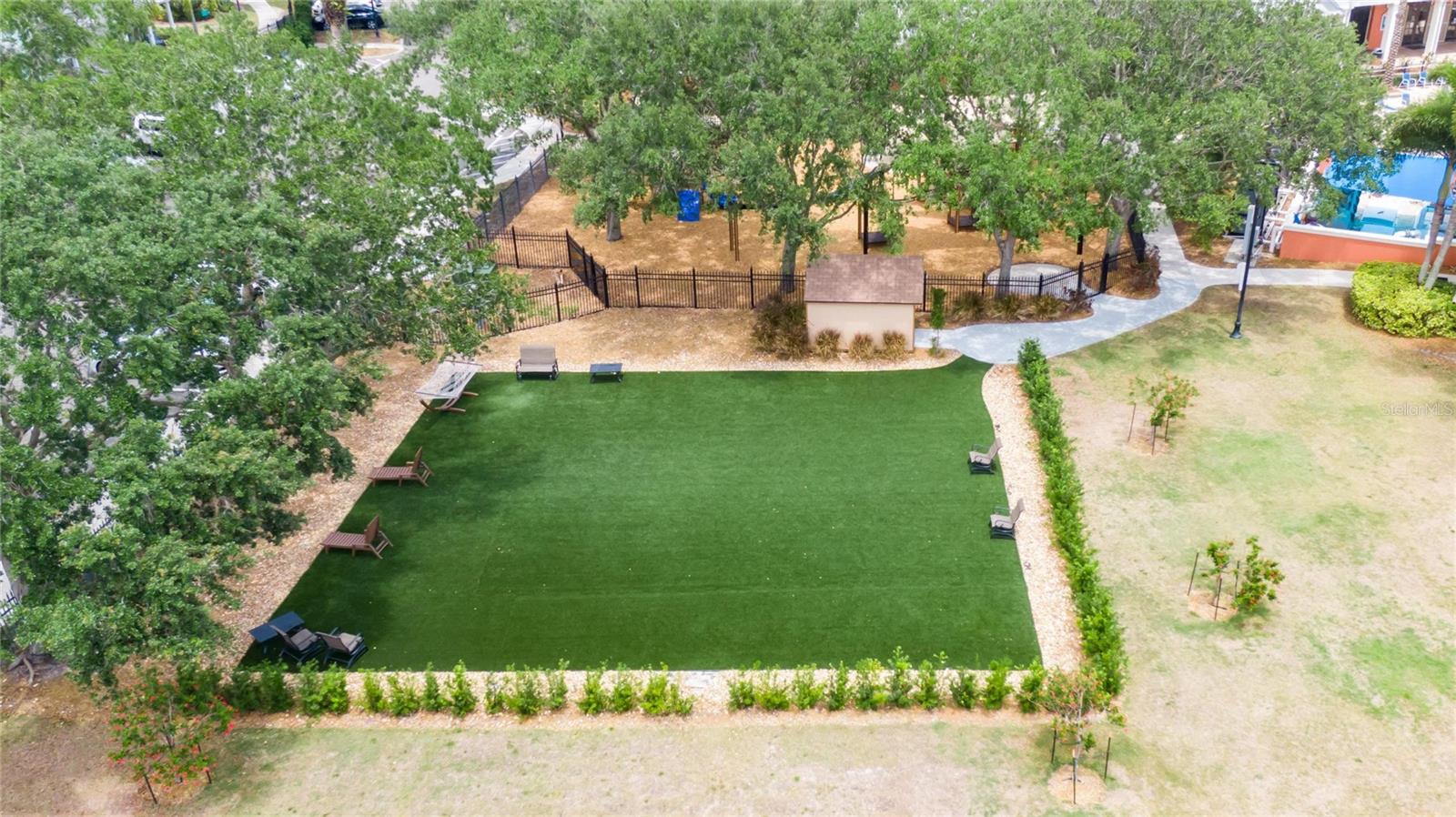 Listing photo id 90 for 426 Islebay Drive
