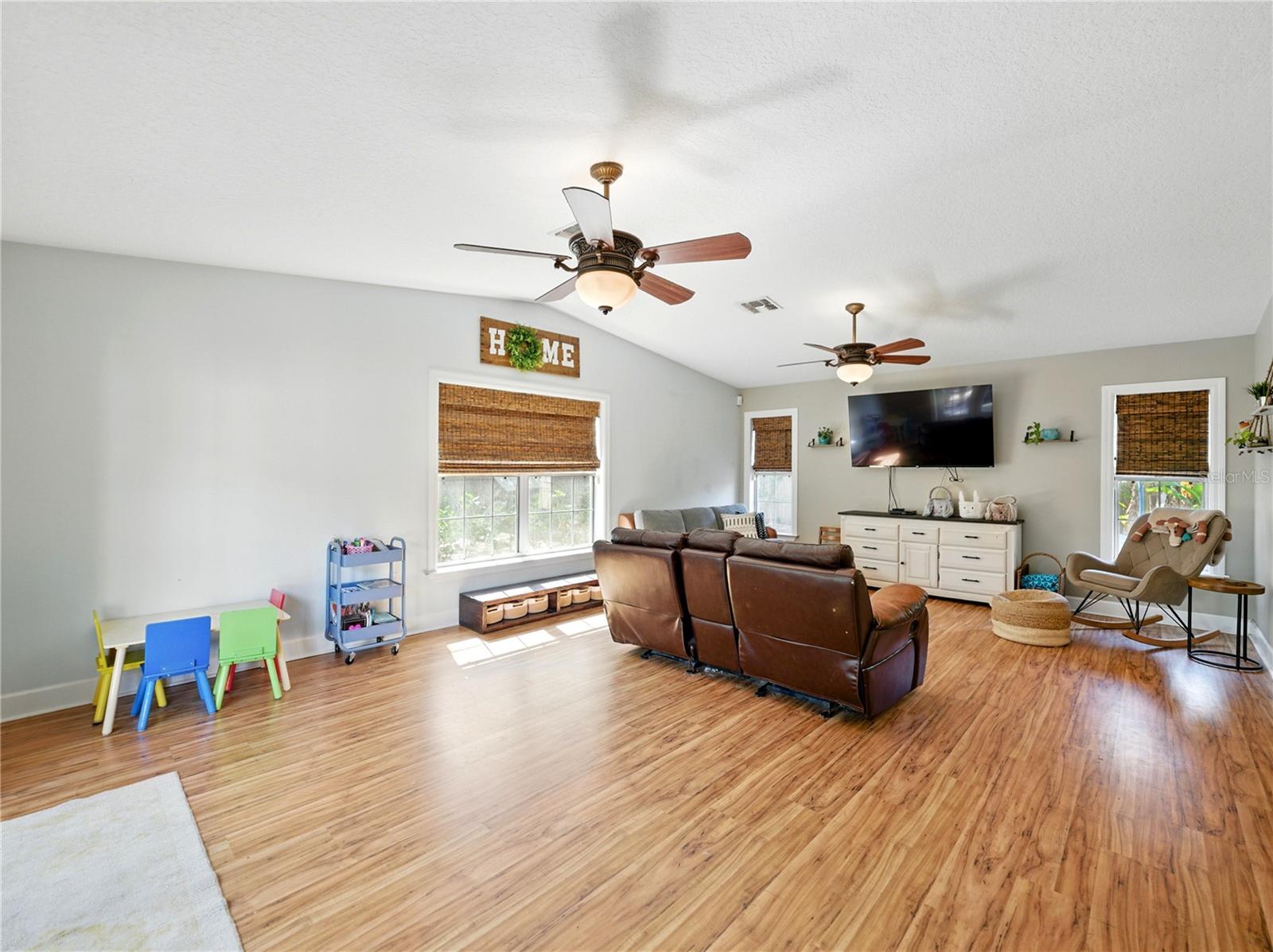 Image 12 of 47 For 14350 11th Street