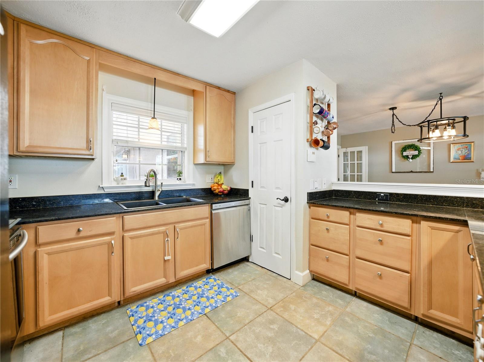 Image 21 of 47 For 14350 11th Street