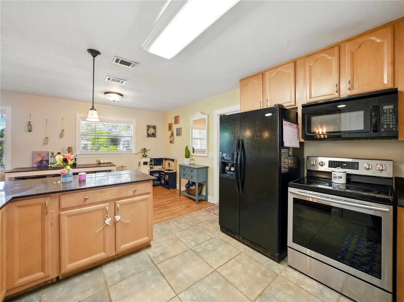 Image 23 of 47 For 14350 11th Street