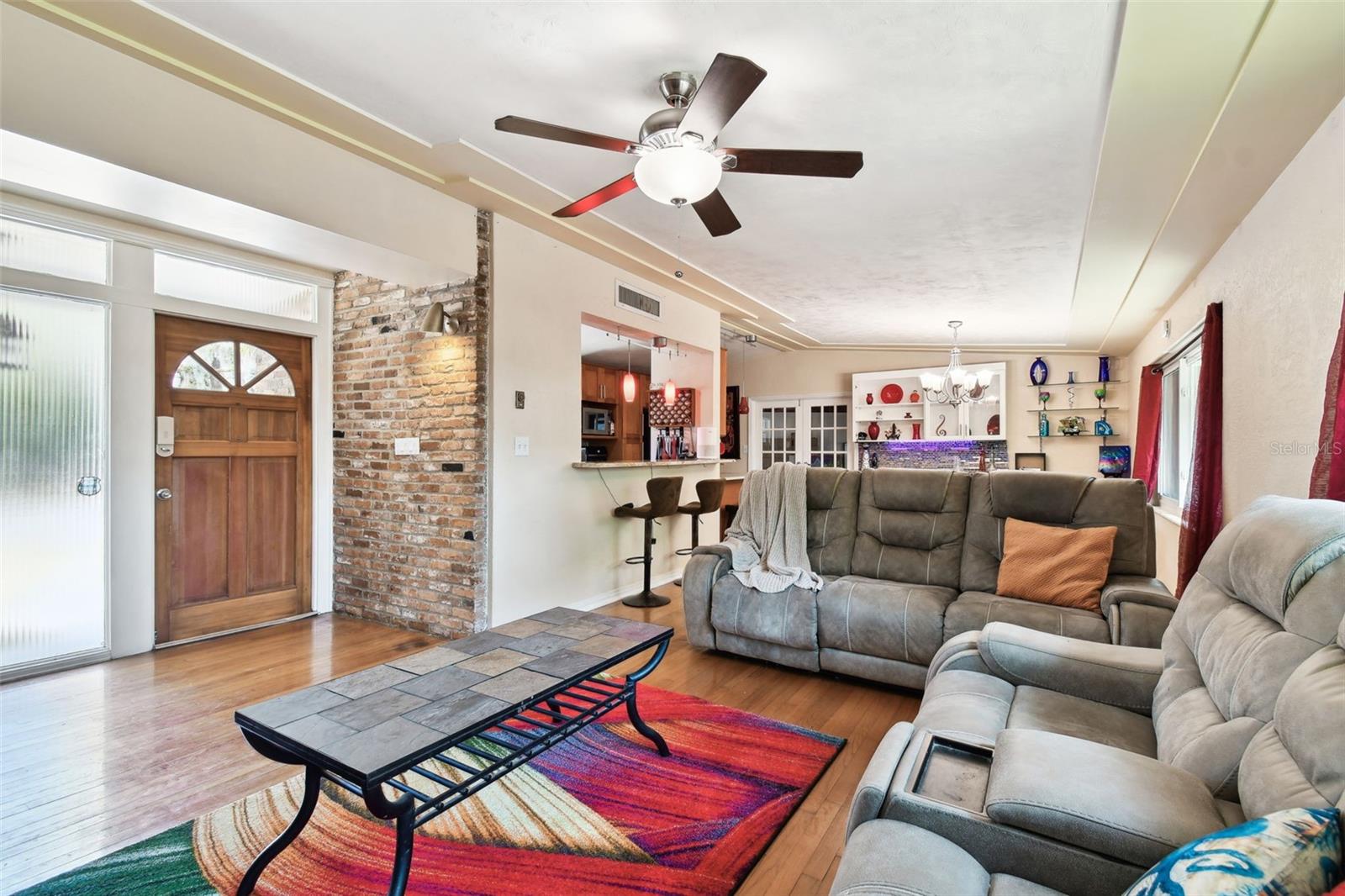 Image 6 of 43 For 422 Dunedin Circle