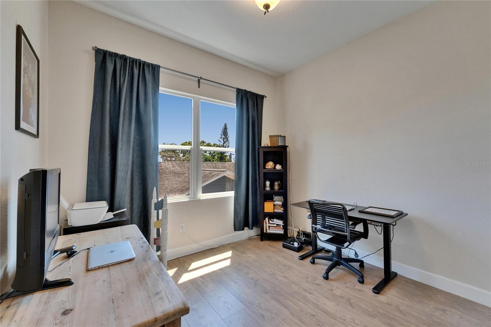Image 20 of 41 For 718 22nd Street