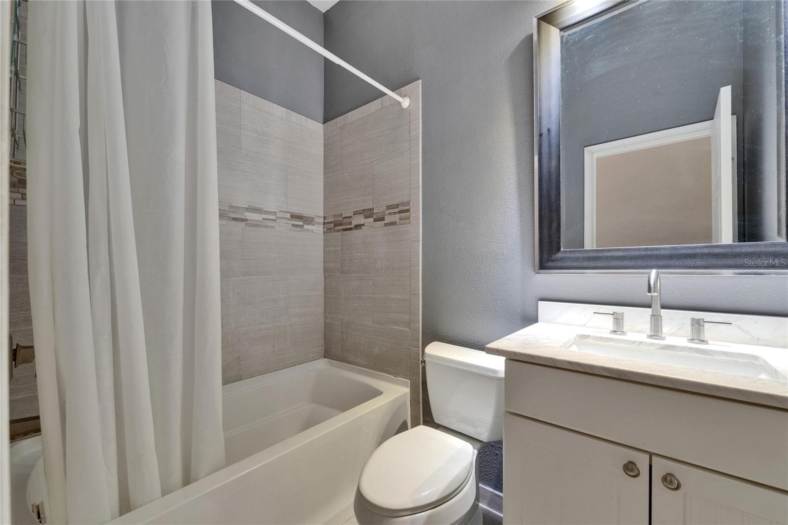 Image 22 of 41 For 718 22nd Street