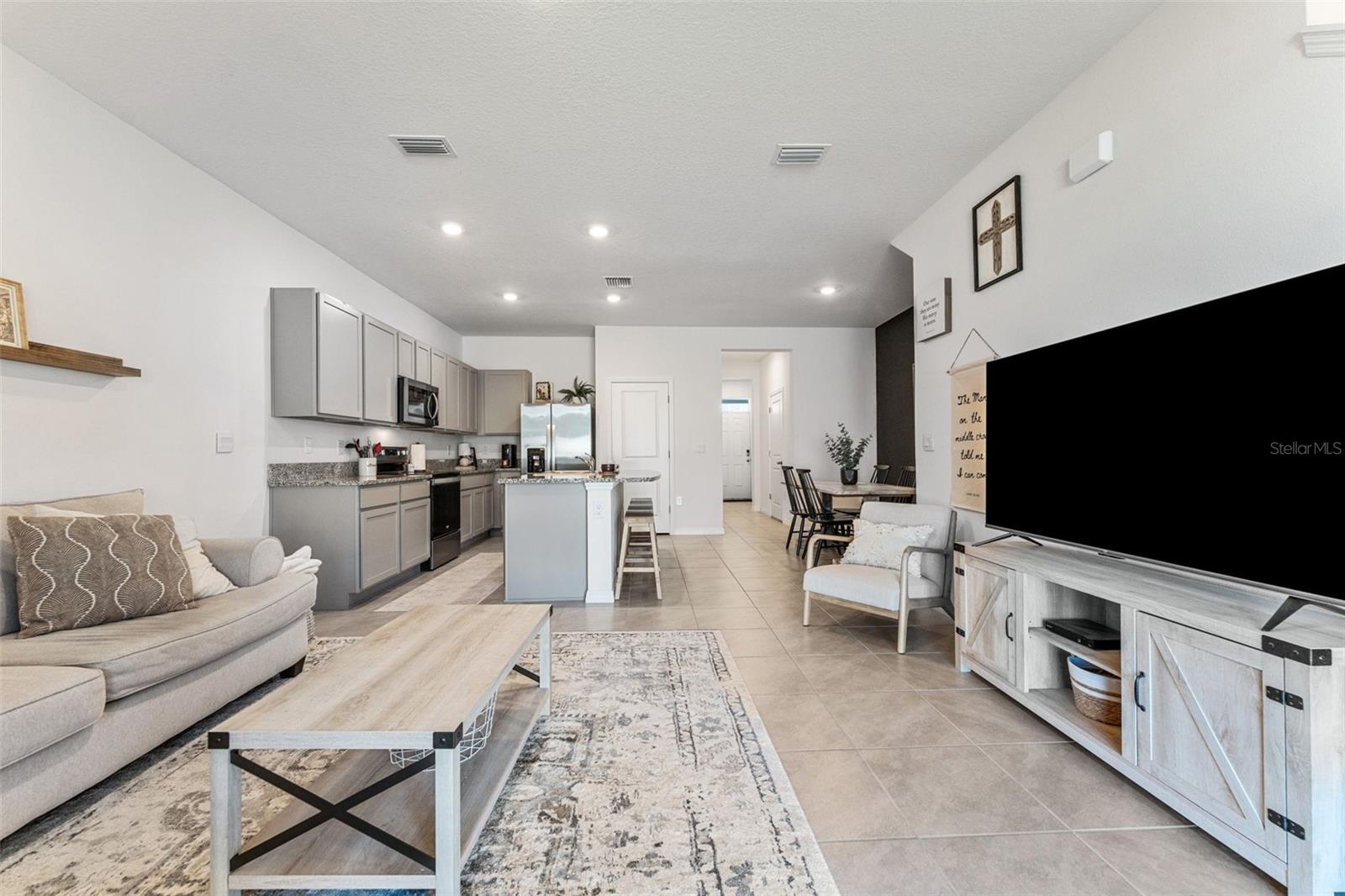 Image 12 of 45 For 33105 Major Oak Drive
