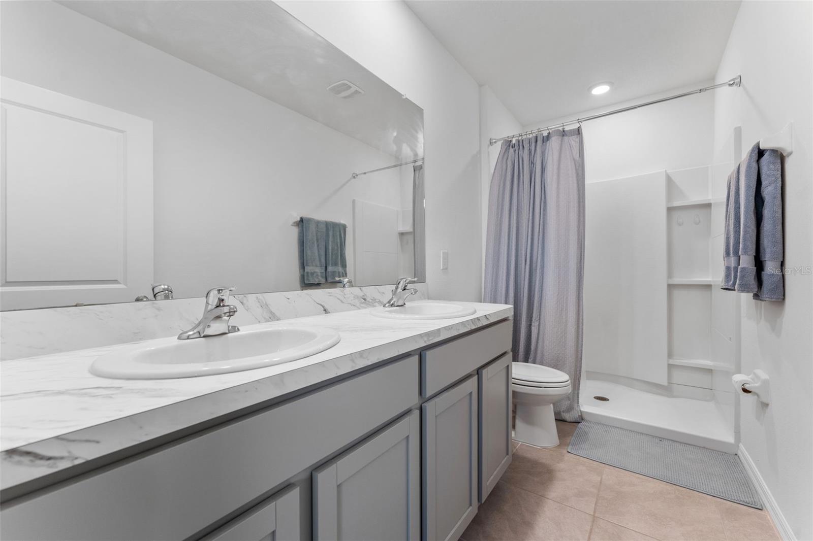 Image 16 of 45 For 33105 Major Oak Drive