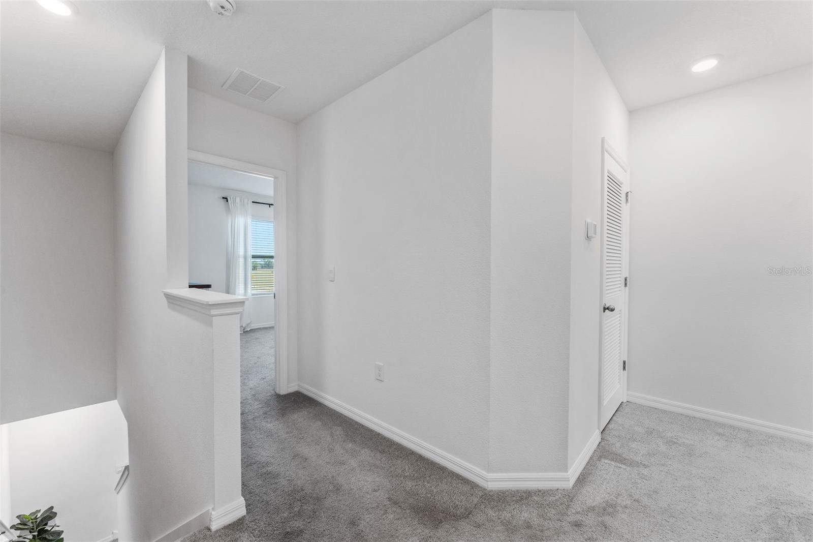 Image 18 of 45 For 33105 Major Oak Drive