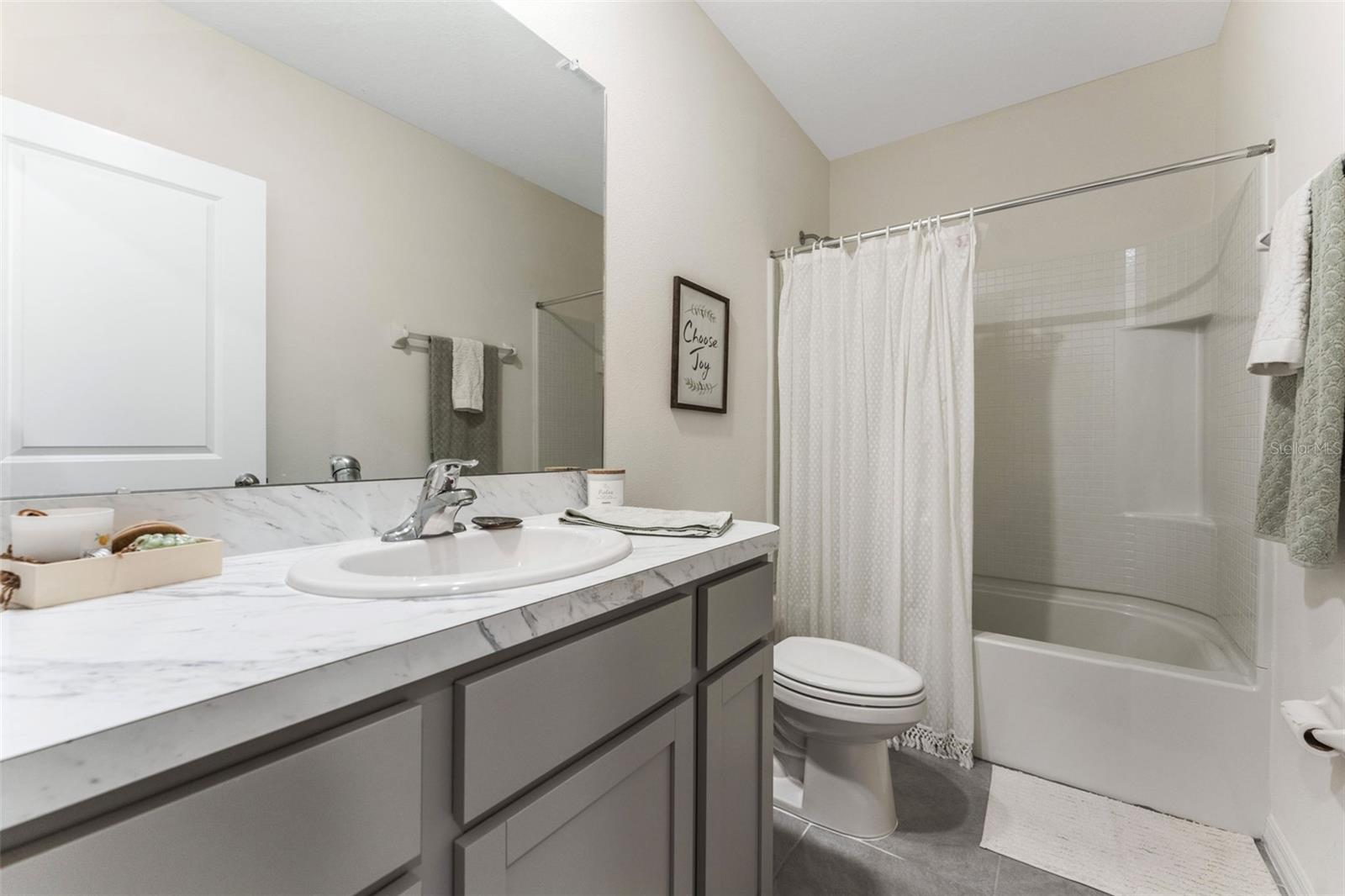 Image 23 of 45 For 33105 Major Oak Drive