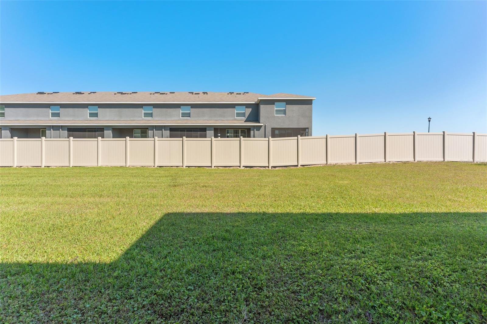 Image 31 of 45 For 33105 Major Oak Drive