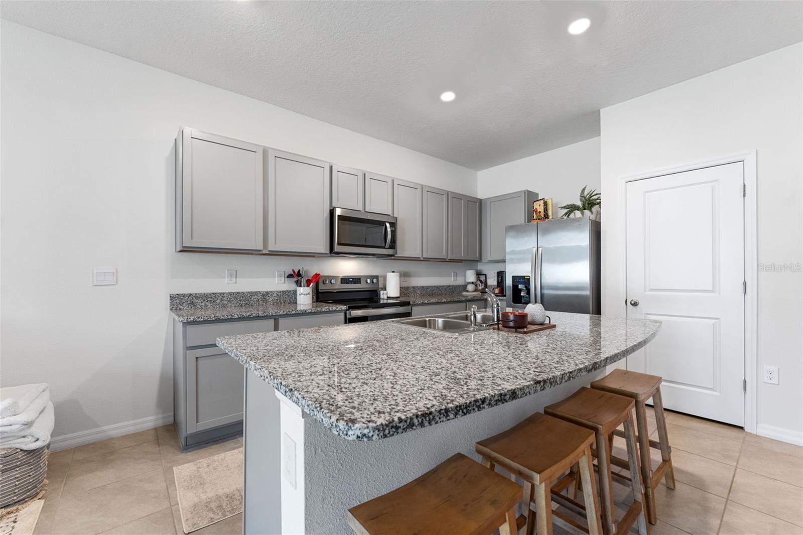 Image 8 of 45 For 33105 Major Oak Drive