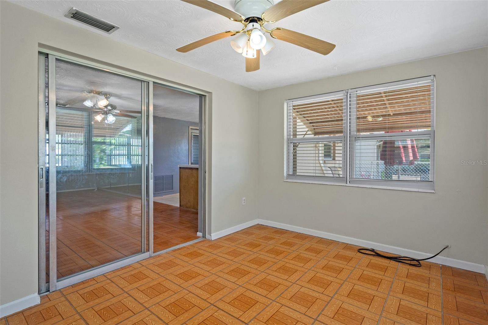 Image 11 of 17 For 5028 Victoria Lane