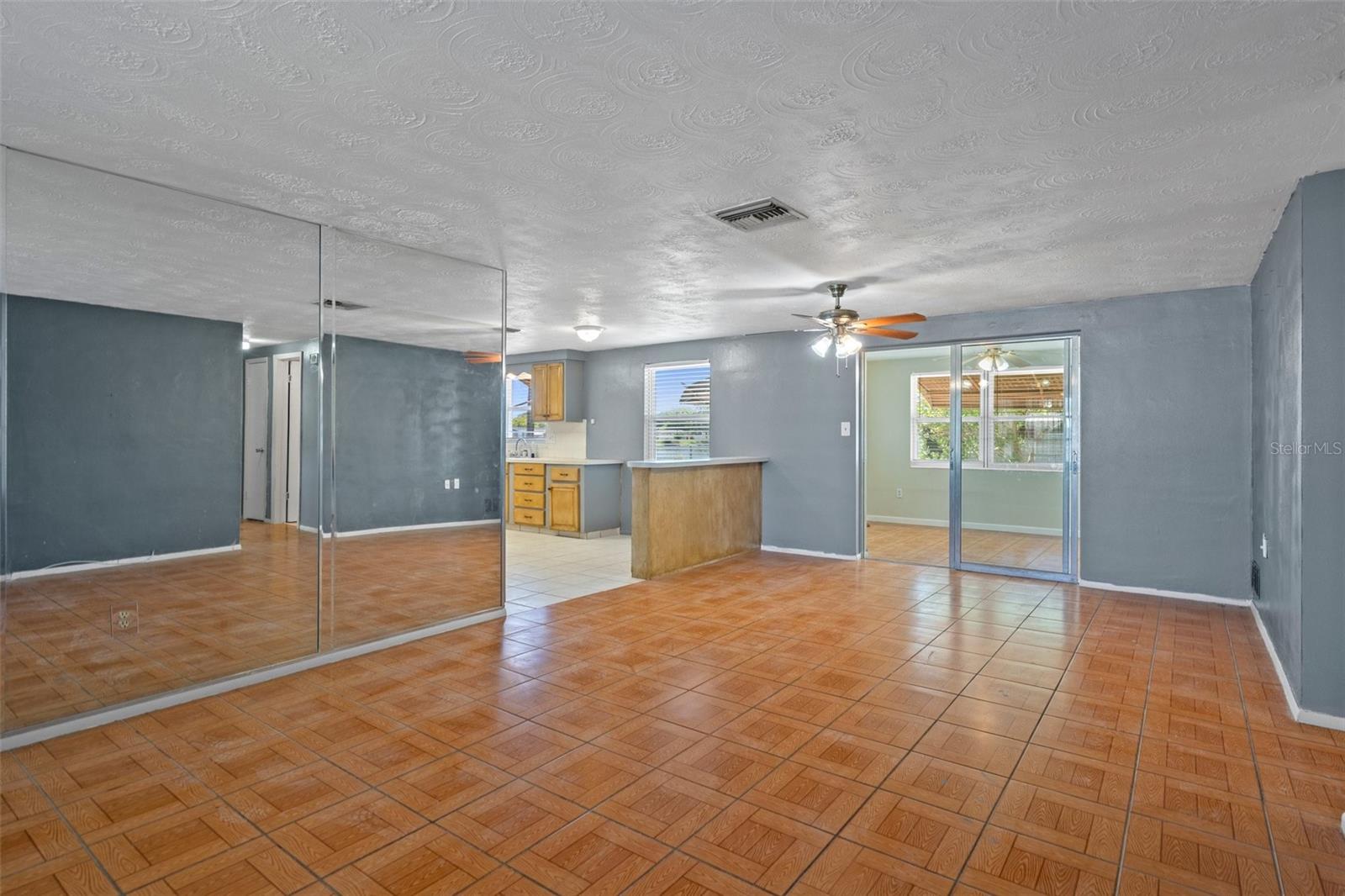 Image 6 of 17 For 5028 Victoria Lane