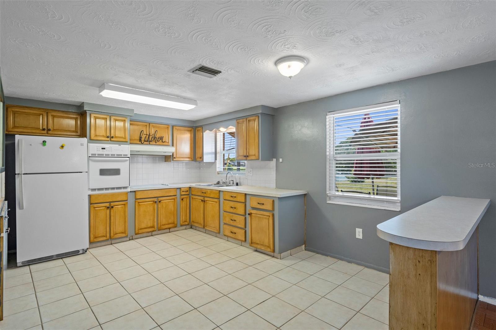 Image 7 of 17 For 5028 Victoria Lane