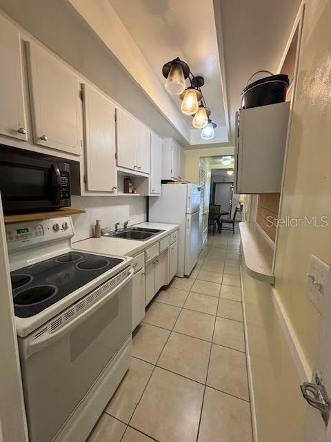 Listing photo id 8 for 2050 58th Avenue N 6