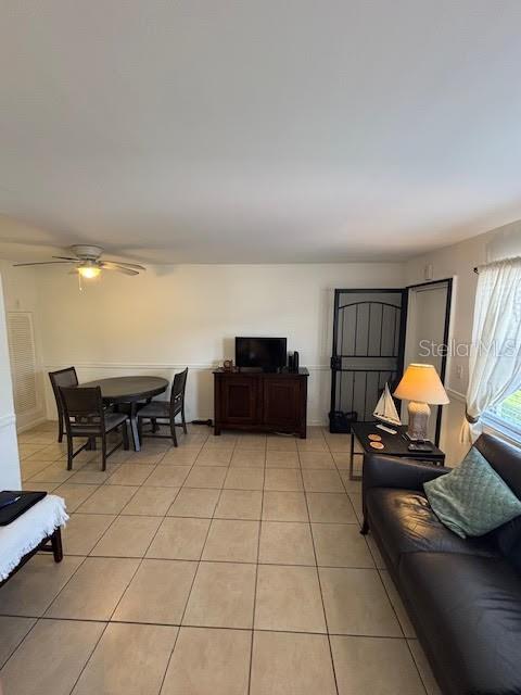 Listing photo id 1 for 2050 58th Avenue N 6