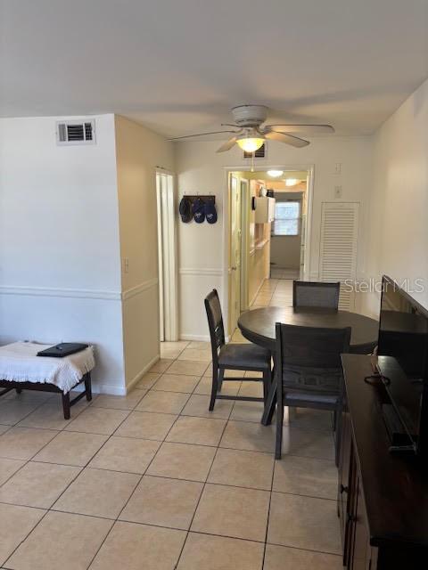 Listing photo id 3 for 2050 58th Avenue N 6