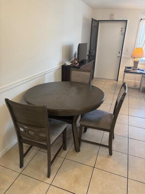Listing photo id 4 for 2050 58th Avenue N 6