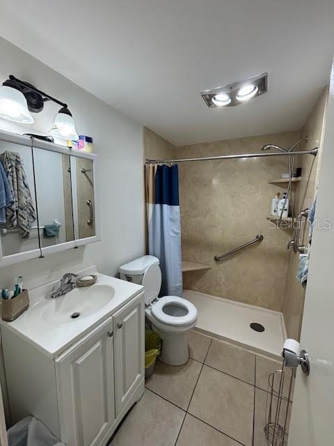 Listing photo id 5 for 2050 58th Avenue N 6